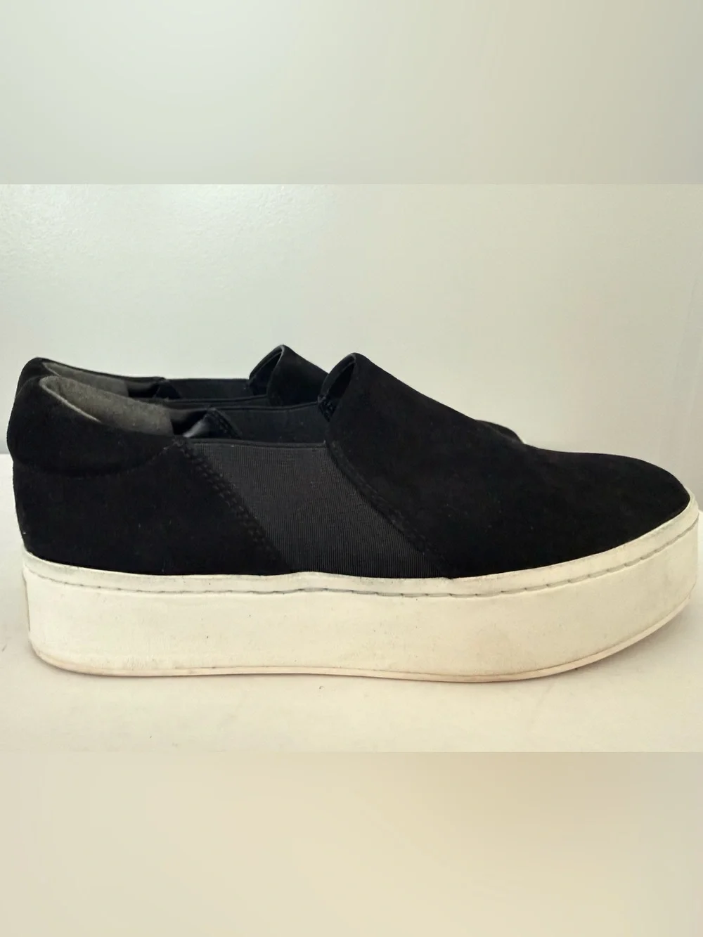Vince comfortable black